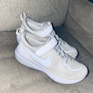 Girls White Nike Shoes